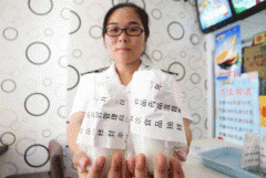 两位业士逆来顺受